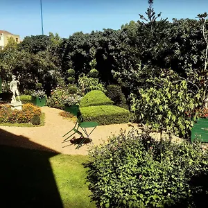 https://propriete-charbaymond.hotels-rhonealpes.com